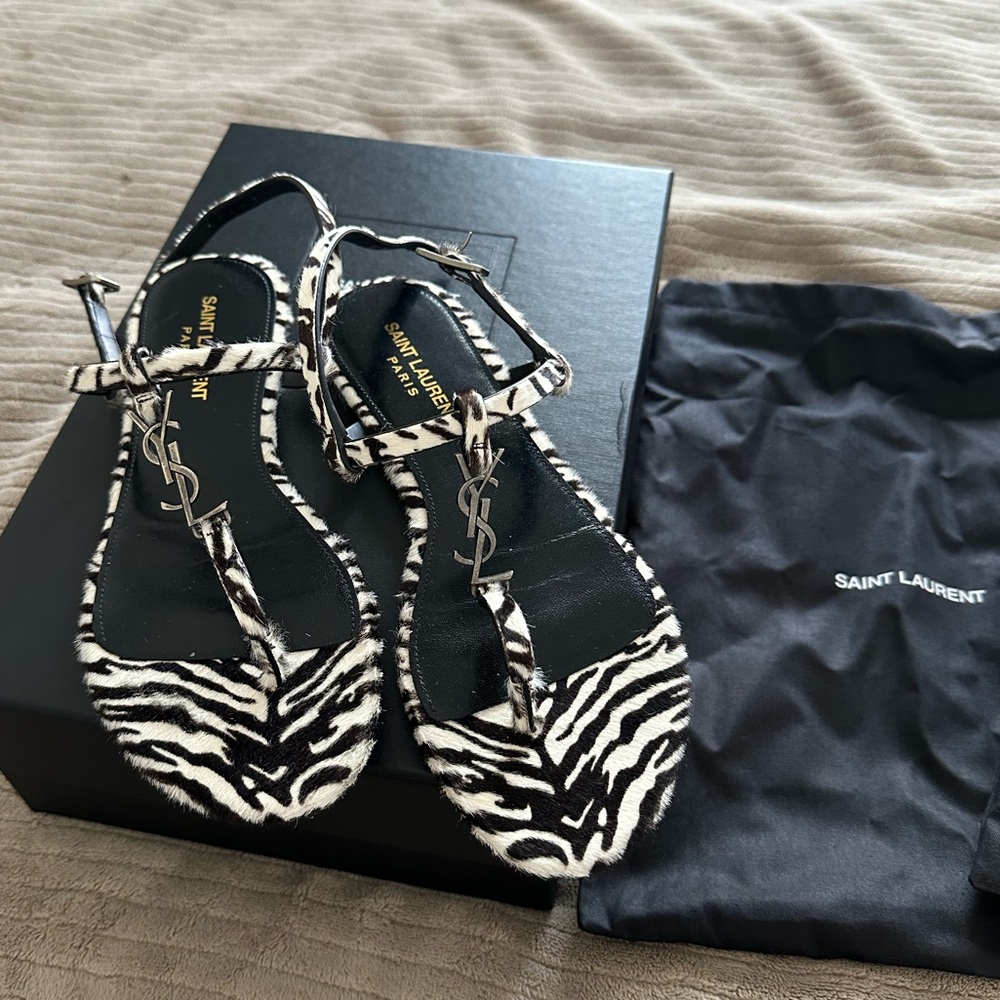 Yves Saint Laurent flat sandals